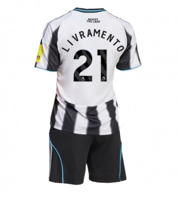 Newcastle United Tino Livramento #21 Hjemmebanesæt Børn 2025-26 Kort ærmer (+ korte bukser)